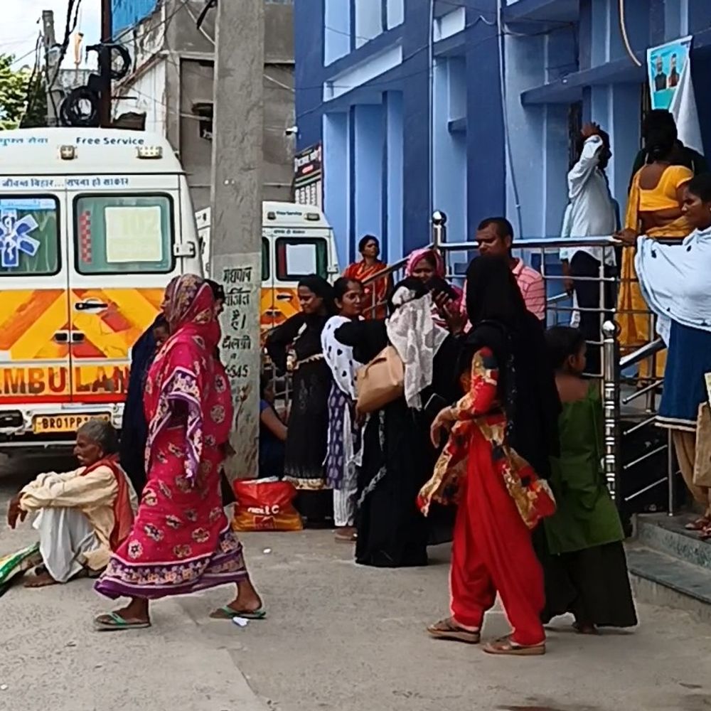 कभी धूप तो कभी बारिश, वायरल फीवर के मरीज बढ़े:डेंगू के भी सामने आ रहे केस, बच्चों और बुजुर्गों पर विशेष नजर रखने की सलाह