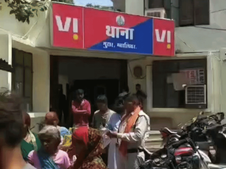 ग्वालियर में रिटायर्ड EE से 1.56 लाख की ठगी:  IAS की फर्जी FB ID से भेजी फ्रेंड रिक्वेस्ट, CRPF कमांडेंट का फर्नीचर बेचने का दिया झांसा – Gwalior News