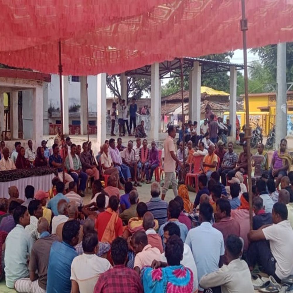 शराबबंदी, शराब पीने पर ग्रामसभा ने वसूला 45 हजार जुर्माना:सरगुजा के केवरा में पूर्णतः शराबबंदी लागू होने के बाद 16 ग्रामीण पकड़ाए