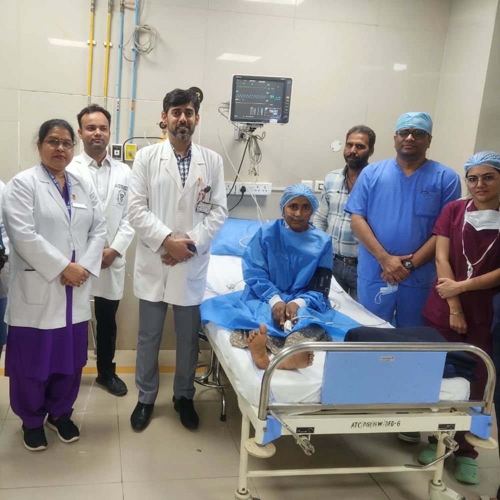 82% ऑक्सीजन लेवल में जांघ के फ्रैक्चर का ऑपरेशन:फेफड़ों और दिल की गंभीर बीमारी से जूझ रही थी महिला, SGPGI में हुई सर्जरी