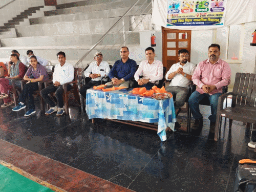 प्रतापगढ़ में 70वीं जिला स्तरीय खेलकूद प्रतियोगिता शुरू:इनडोर स्टेडियम, खेलगांव में बैडमिंटन; तीरंदाजी, कराटे और वेटलिफ्टिंग के मुकाबले