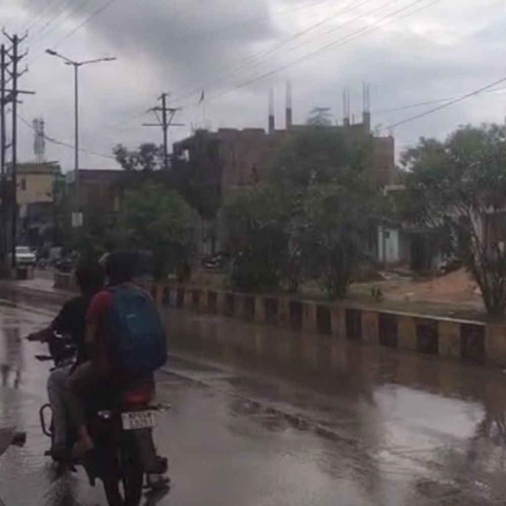 अनूपपुर में लौटते मानसून और चक्रवात से दिनभर बारिश:  शाम को बरसे बादल, मौसम में ठंडक, अमरकंटक भी पानी से तर-बतर – Anuppur News
