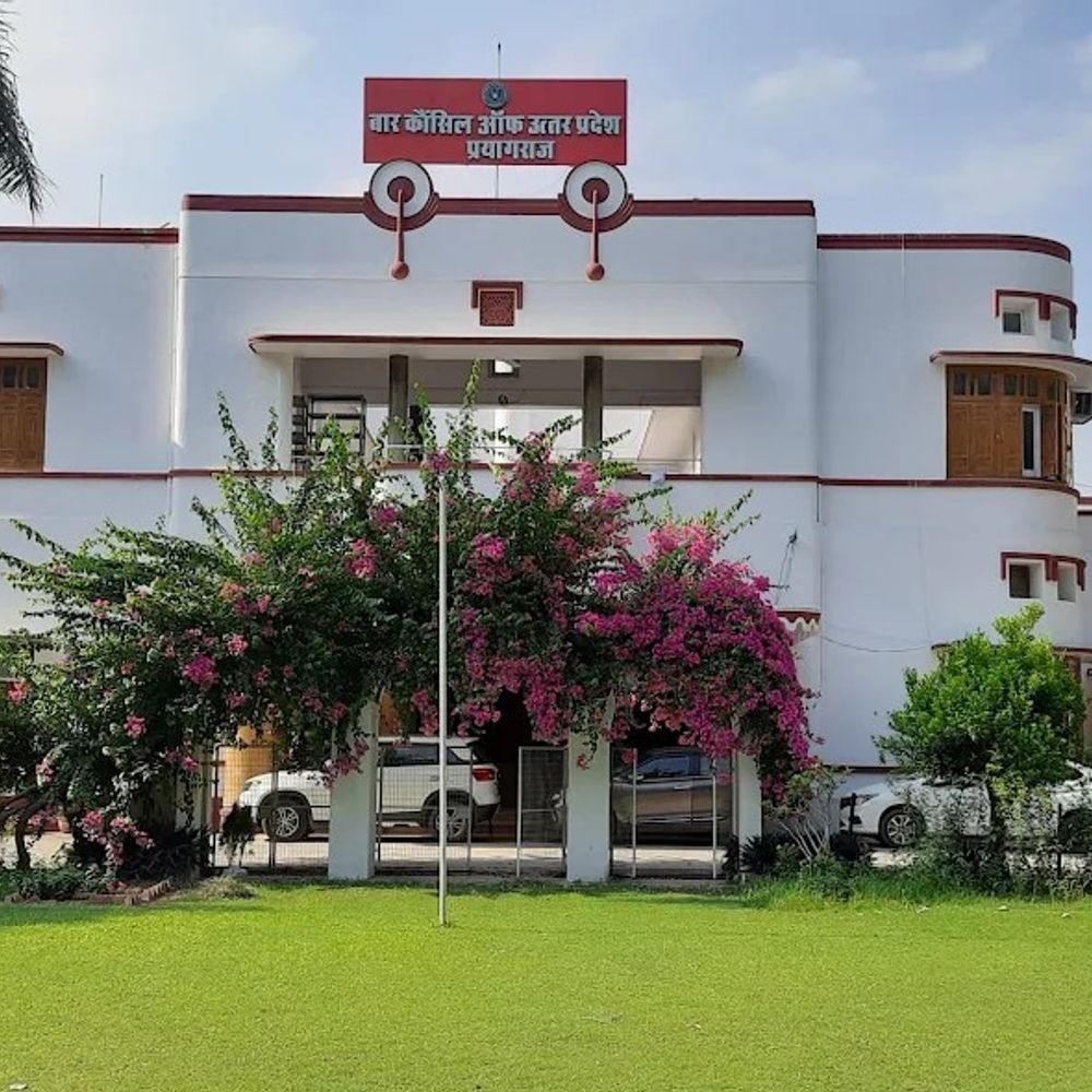 प्रयागराज में बार काउंसिल चुनाव की मतगणना:40वें एलिमिनेशन राउंड में अनुराग पांडेय 5818 वोट से आगे, प्रशांत अटल 5662 पर