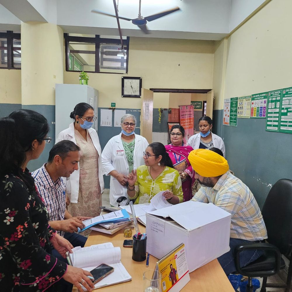 सिविल में 3 महीने बाद भी सीवर का काम अधूरा, रोड भी टूटी