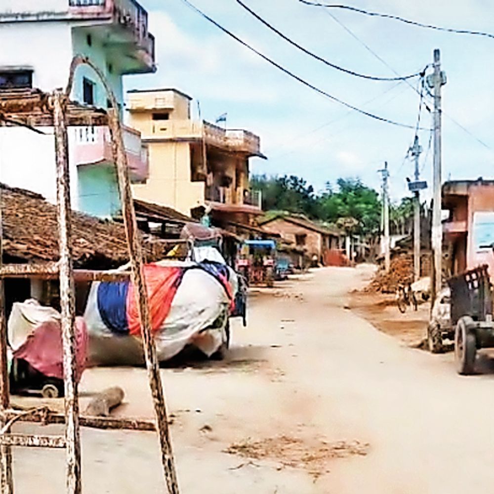 48 घंटे के पारंपरिक बरना पर्व में थम गई गांव की रफ्तार, लॉकडाउन के जैसा ही नजारा देखने को मिला