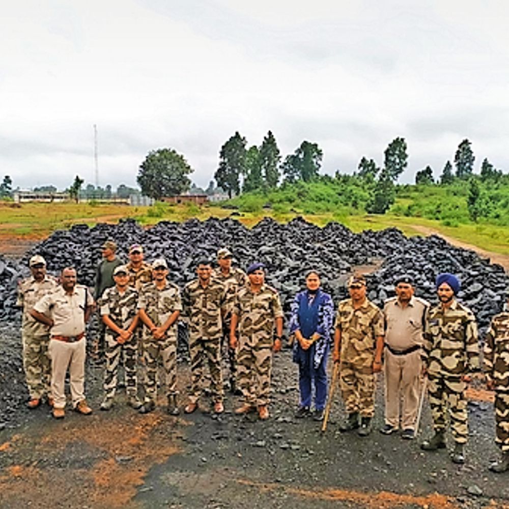 राष्ट्रीय ज्योतिष रत्न सम्मान से सम्मानित हुए सेवानिवृत्त शिक्षक रविंद्र प्रसाद, हर्ष