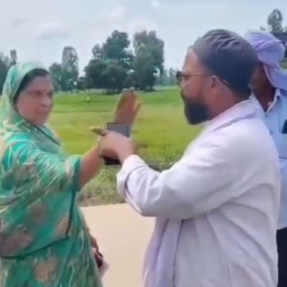 महिला मुखिया बोली - चप्पल से मारूंगी:सीतामढ़ी में नाला निर्माण की माप को लेकर विवाद
