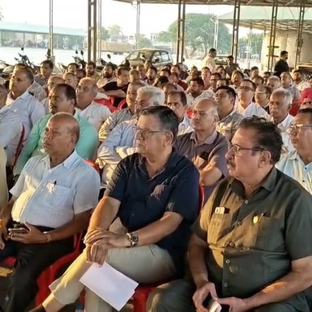 फाजिल्का में परमल धान का रकबा बढ़ा- खरीद लक्ष्य घटा:आढ़तियों ने बुलाई बैठक, बोले- जिला ब्लैकलिस्ट, राजस्थान से धान आने का आरोप