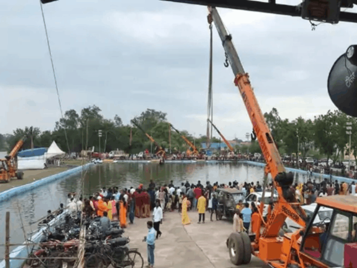 रायपुर में तालाबों में गणेश विसर्जन पर कटेगा चालान:शहर में 1 हजार से ज्यादा पुलिस जवान तैनात; संवेदनशील जगहों पर रहेगी निगरानी