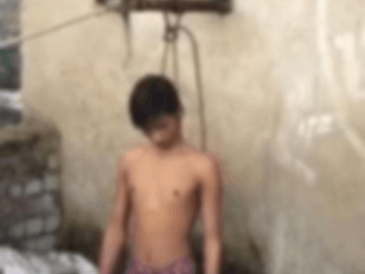 कोरबा की गोकुलगंज बस्ती में युवक का शव लटका मिला:शराब पीने का आदी था, पुलिस ने जांच शुरू की