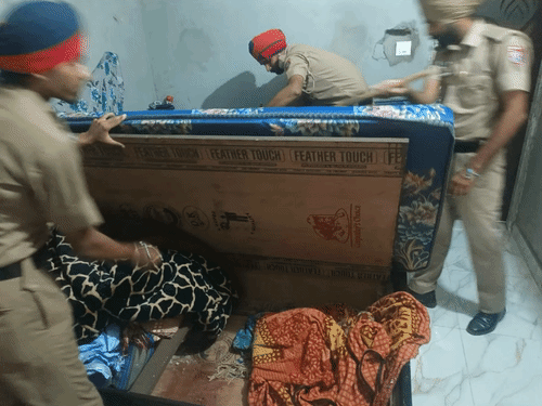 जालंधर पुलिस का 'युद्ध नशों के विरुद्ध' के तहत कार्रवाई:पांच FIR, 20 आरोपी गिरफ्तार, 139 नशीली गोलियां बरामद और 04 पीड़ितों को भेजा पुनर्वास केंद्र