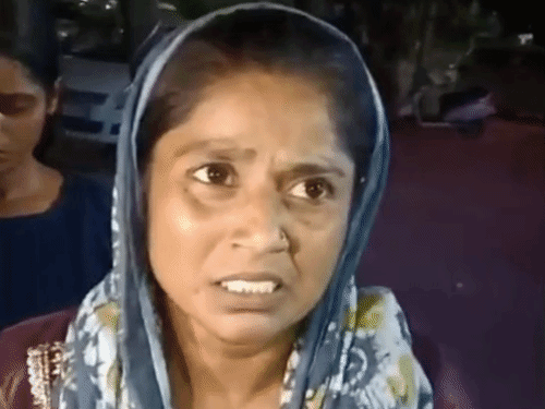 जालंधर में श्रीराम अस्पताल के बाहर हंगामा:आरोप -सिविल से प्राइवेट अस्पताल भेजा, मरीज मांगने पर परिजनों से की गई गाली गलौज और मारपीट