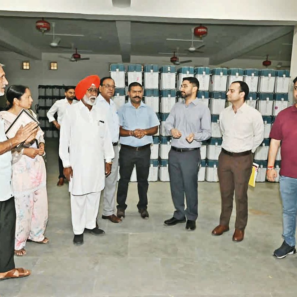 ईवीएम की देखभाल और सुरक्षा में ढिलाई बर्दाश्त नहीं