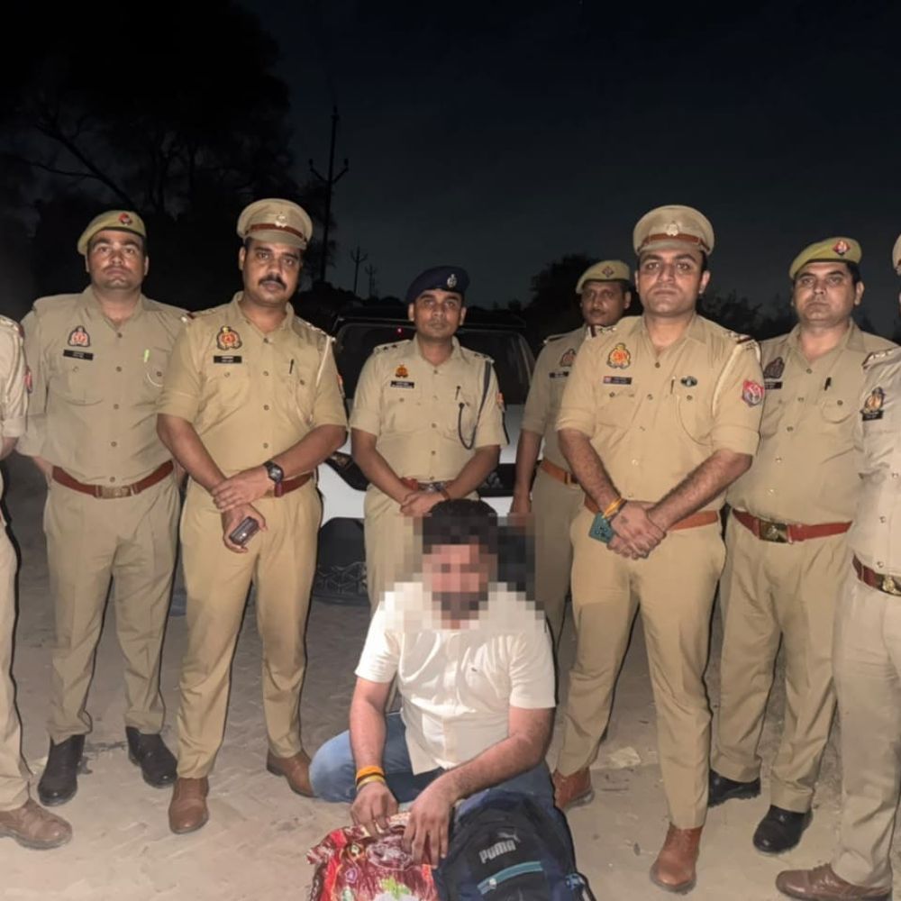 आगरा में 6 किलो गांजा के साथ तस्कर गिरफ्तार:22 हजार नगद और टाटा पंच बरामद, आरोपी को भेजा जेल