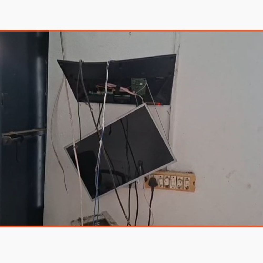 तरनतारन में इंडेन गैस एजेंसी से 10 लाख के सिलेंडर:बंदूक की नोक पर चौकीदार को बंधक बनाया, CCTV DVR तोड़कर भागे बदमाश