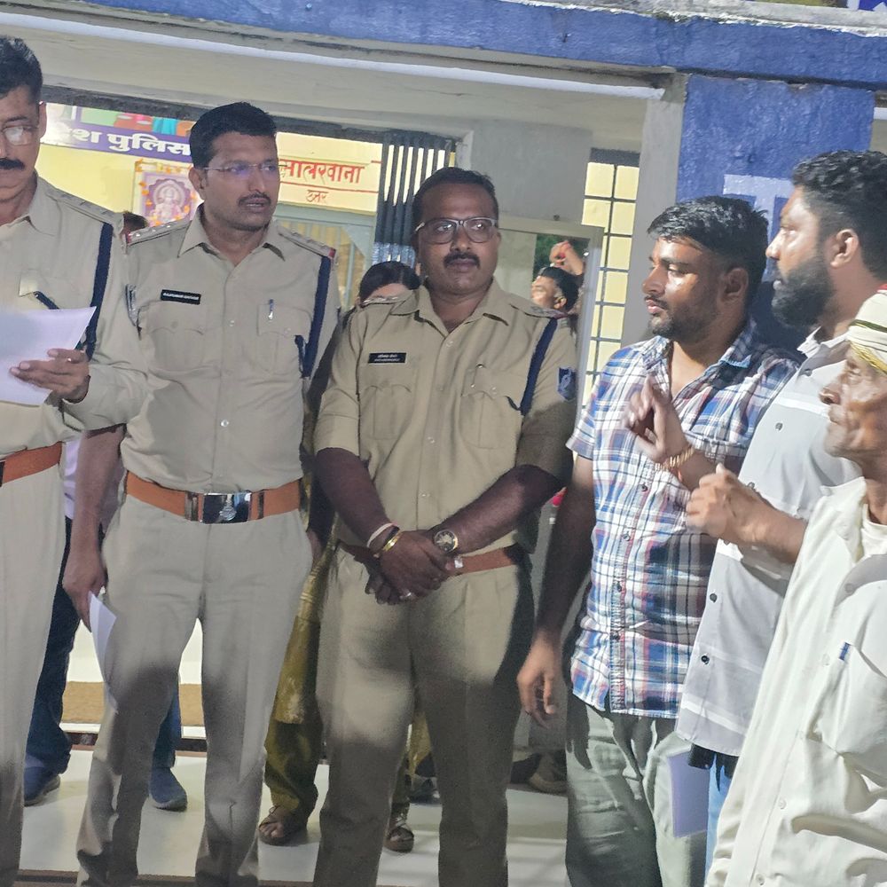उर्स के दौरान खड़ी फसल में पार्किंग को लेकर विवाद:खंडवा में किसान और बेटे से मारपीट का आरोप, 4 गिरफ्तार; एक की तलाश