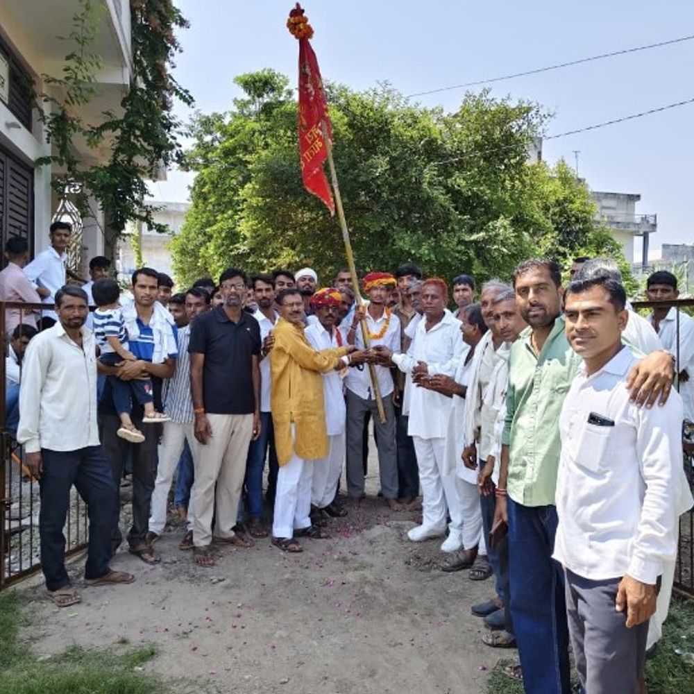 गाजे-बाजे के साथ रवाना हुई सती माता के लिए पदयात्रा:डीजे पर नाचते हुए पहुंचे श्रद्धालु