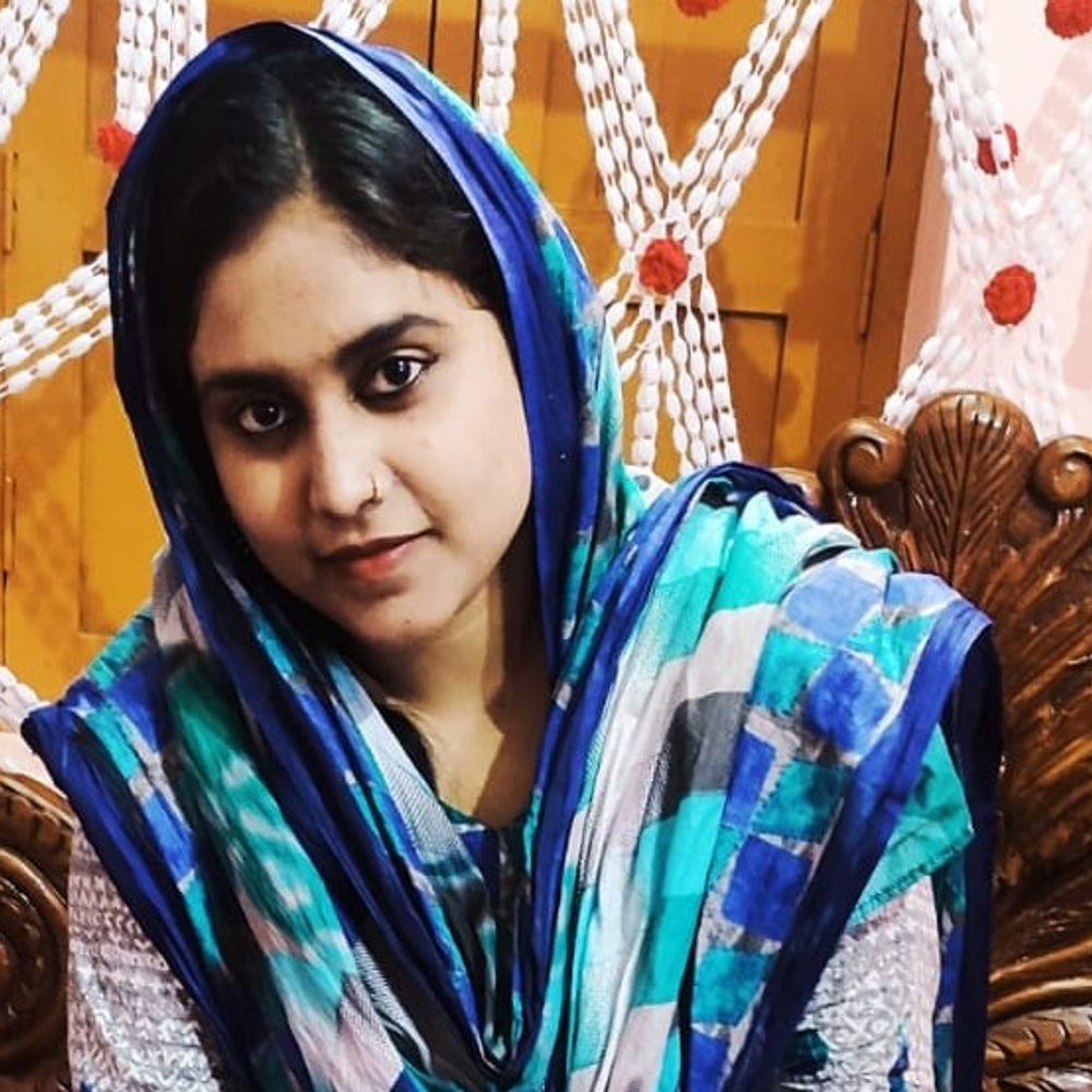 घर से 400 मीटर दूर पोखर में मिला युवती शव:बेतिया में 3 दिन से लापता, पिता बोले-'मानसिक हालत ठीक नहीं थी; गुमशुदगी दर्ज