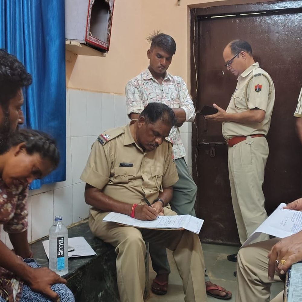 खेत में काम करते युवक को लगा करंट, मौत:परिजनों ने अन्य किसान पर लगाया आरोप, अवैध लगे तार से फैला करंट