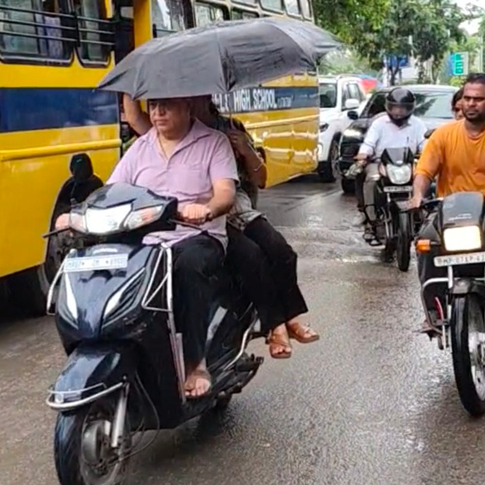 ग्वालियर में सुबह से फुहारों ने बदला मौसम:तापमान में गिरावट से मौसम सुहावना हुआ, उमस और गर्मी से मिली राहत