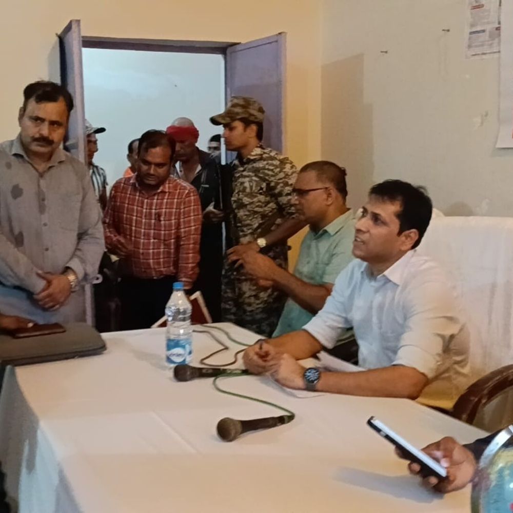 पंडोखर जनविश्वास शिविर में 100 से ज्यादा आवेदन:कलेक्टर ने बिजली, अतिक्रमण, आवास और पट्टे की समस्याओं के निराकरण के निर्देश दिए