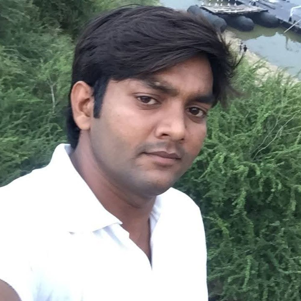 प्रयागराज में आभूषण कारोबारी का खून से लथपथ मिला शव:मानस अपार्टमेंट के 6वें तल के नीचे मिली लाश, आईफोन और कार बरामद