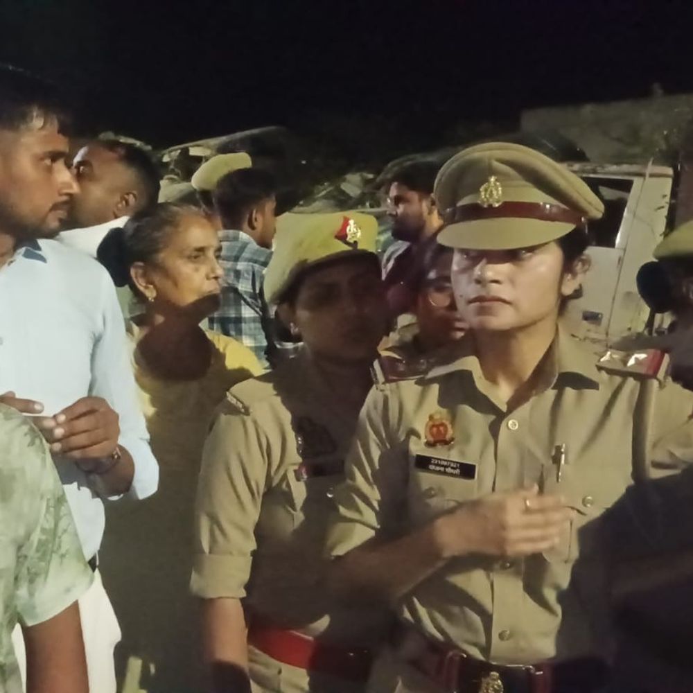एसएसपी आवास के बाहर महिलाओं का प्रदर्शन:महिला की संदिग्ध हालात में मौत, ससुराल वालों पर जहर देने का आरोप