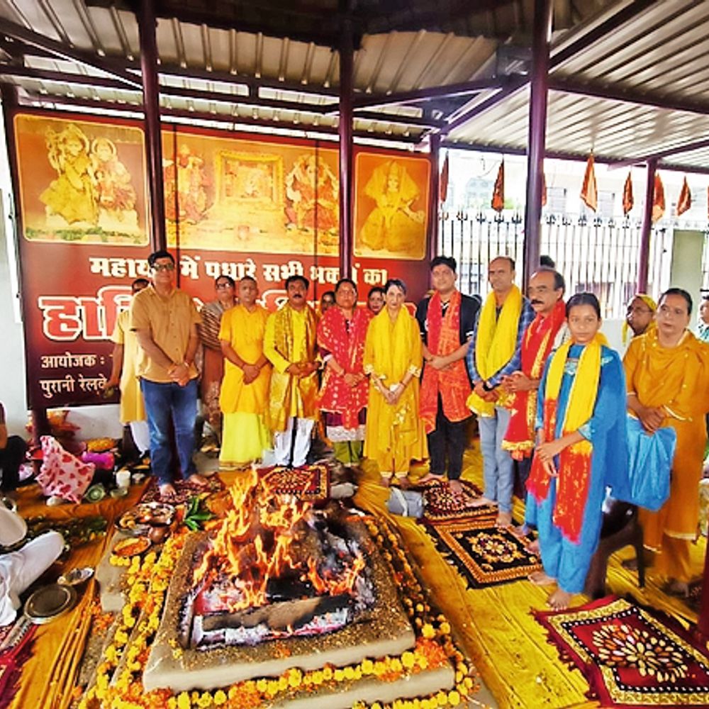 प्राचीन शिव मंदिर में भक्तों ने श्रद्धापूर्वक किया मां बगलामुखी महायज्ञ