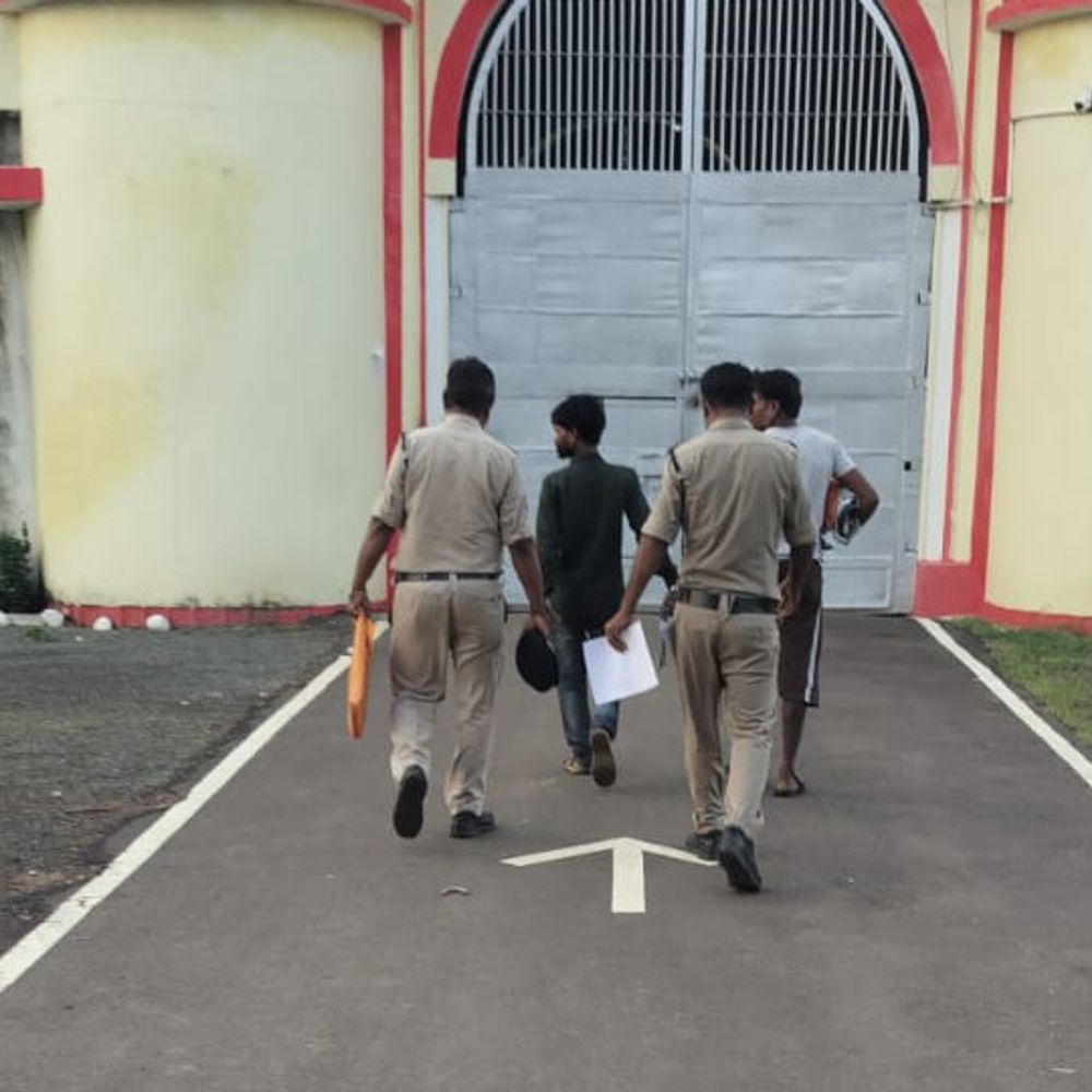 पन्ना में 2 चोरों को भेजा जेल:सूने मकान और किराना दुकान से सामान ले गए थे, 25 हजार रुपए मिले