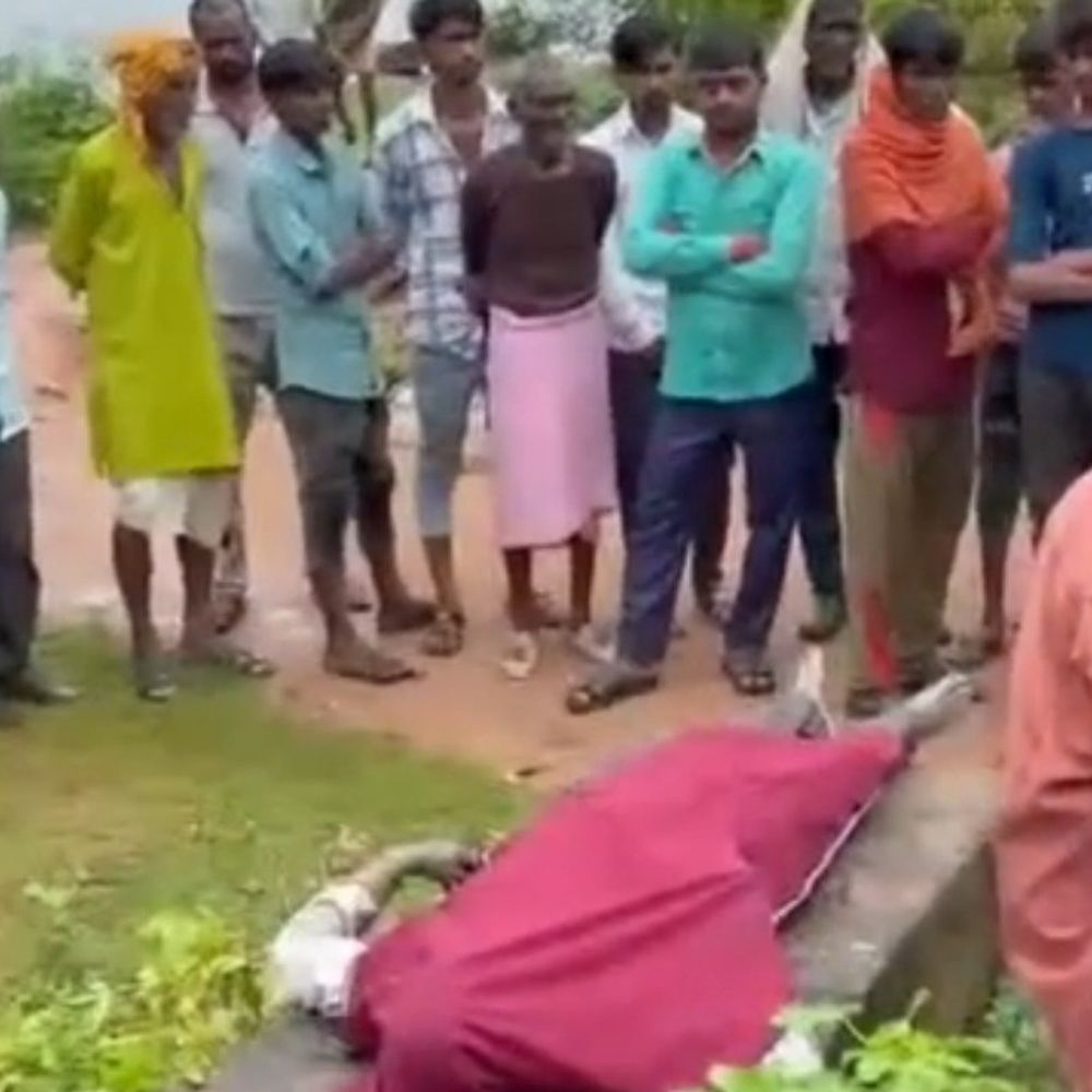 टीकमगढ़ में युवक का शव तालाब में मिला:परिवार ने कहा- उसे तैरना आता था, हत्या कर लाश फेंकी गई