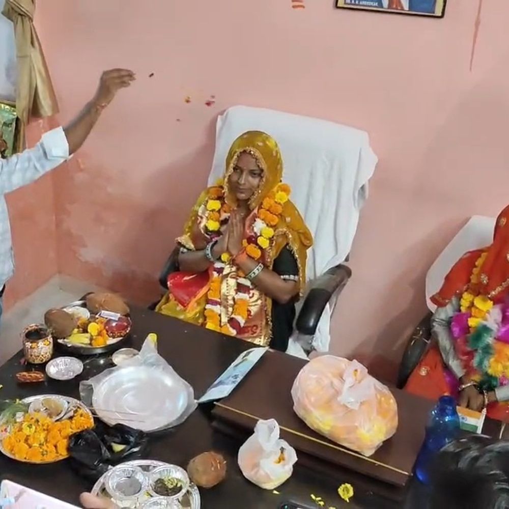 सपोटरा नगरपालिका अध्यक्ष-उपाध्यक्ष ने संभाला पदभार:नवनिर्वाचित बोर्ड खुली जीप में निकला, शहरवासियों ने किया स्वागत