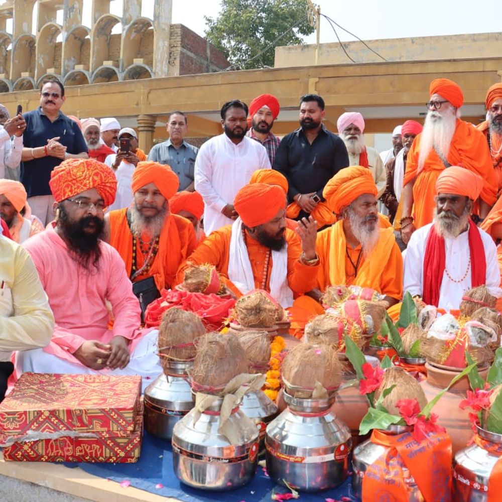 देशभर की नदियों-सरोवरों के जल से वाल्मीकि तीर्थ के सरोवर का अभिषेक
