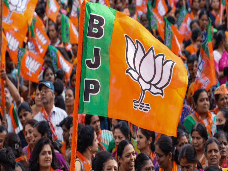 साय के प्रभार बदलाव पर कांग्रेस ने बीजेपी को घेरा...VIDEO:1500 करोड़ के वायरल वीडियो मामले में जांच की मांग, केंद्रीय नेताओं पर कसा तंज