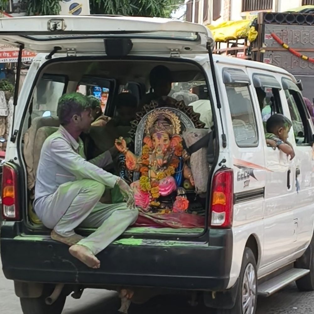 आलीराजपुर में कृत्रिम पोखरों में गणेश प्रतिमाओं का विसर्जन:  डीजे-ढोल की धुन पर निकले चल समारोह, पंचेश्वर महादेव और राक्सा नदी किनारे पहुंचे – alirajpur News