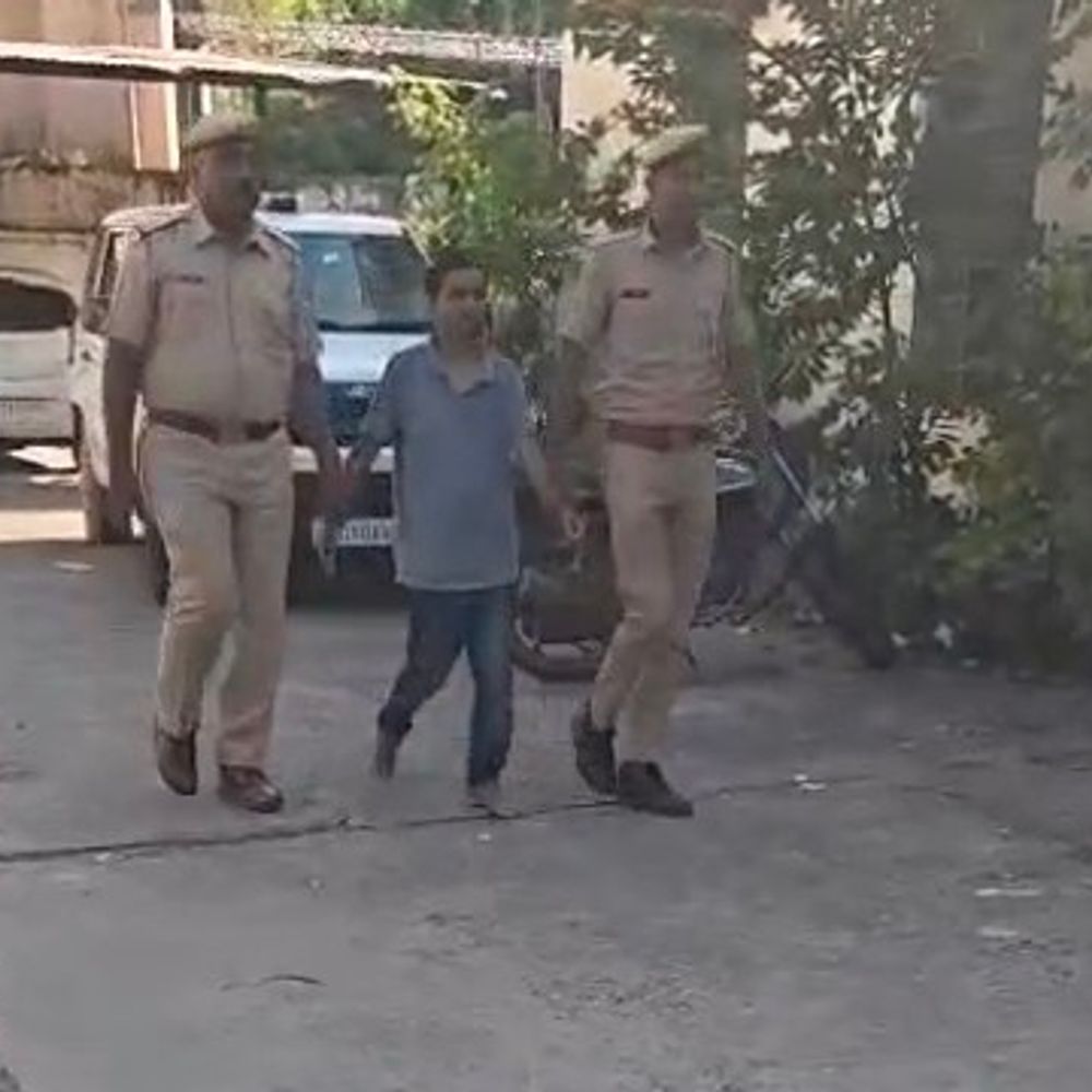 सिंगापुर में नौकरी के नाम पर 13 लाख की ठगी:वर्क वीजा का झांसा देकर विजिट वीजा पर भेजा सिंगापुर, न कंपनी मिली न काम