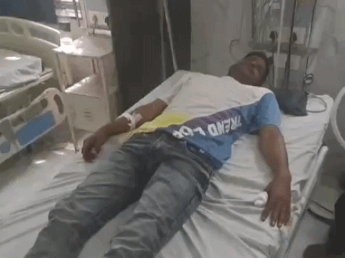 भीलवाड़ा में युवक पर चाकू-पत्थर से हमला:राहगीरों ने आरोपी को पकड़कर पुलिस को सौंपा; घायल का इलाज जारी