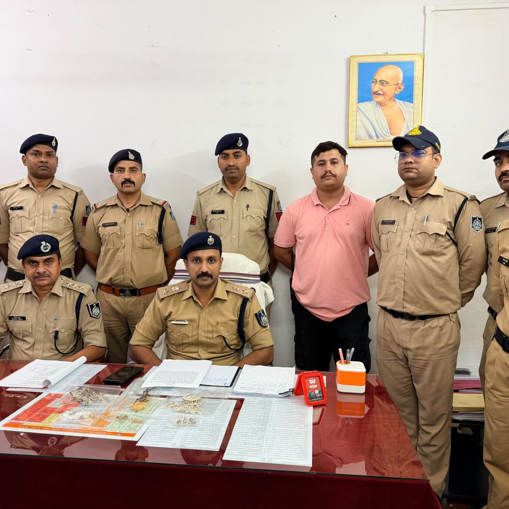 परिवार उज्जैन गया था, घर में 6 लाख की चोरी:सिंगरौली में पुलिस ने दो नाबालिग पकड़े, सोने-चांदी के जेवर मिले