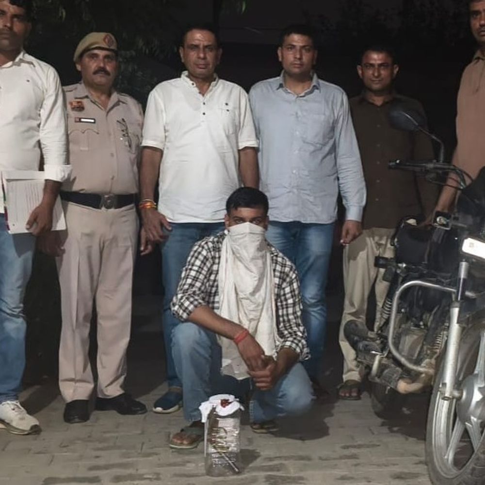 झज्जर नाकाबंदी में अवैध हथियार के साथ युवक गिरफ्तार:बाइक पर सवार था आरोपी, गुप्त सूचना पर की कार्रवाई, रिमांड से होगा खुलासा