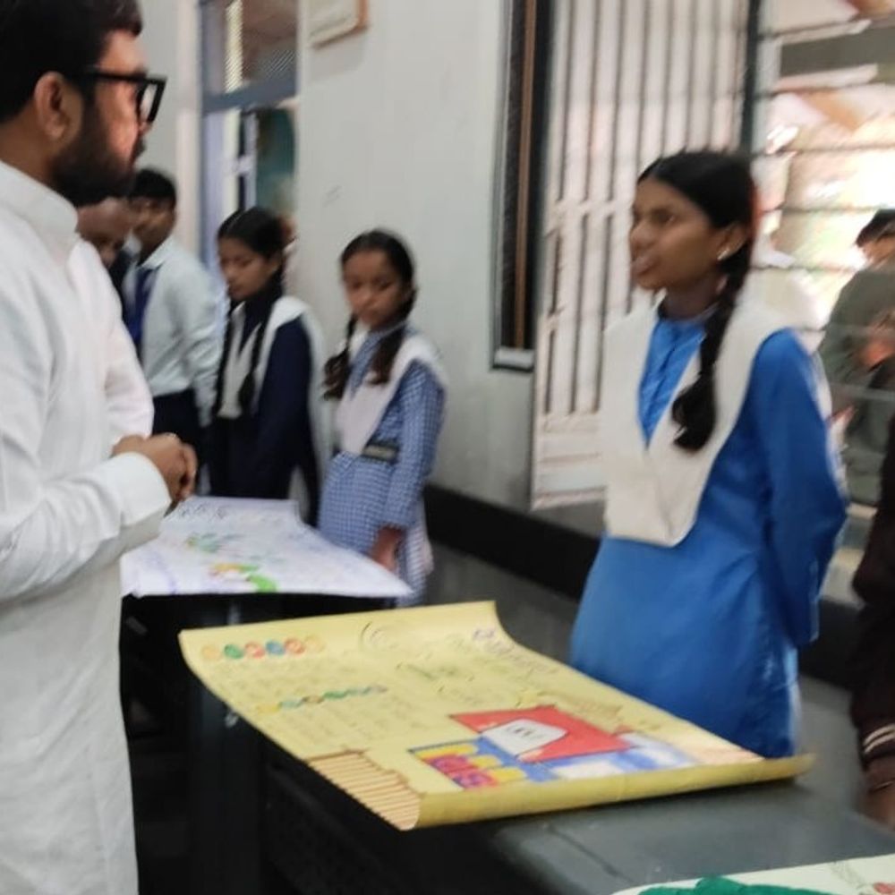 छिंदवाड़ा में बच्चों ने रंगों से सजाया विकसित भारत:सेवा संकल्प अभियान में हजारों ने दिखाई प्रतिभा, सांसद बोले- नशामुक्त जिले के लिए जागरूकता फैलाएं