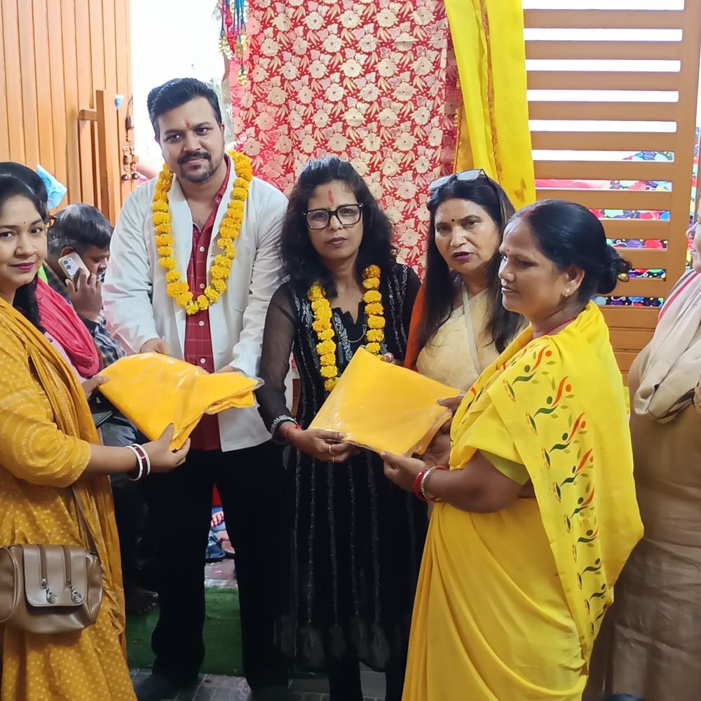 गर्भवती महिलाओं को साड़ी बांटी:सेवा संकल्प अभियान में विवेकानंदपुरी वार्ड में गोदभराई का आयोजन किया