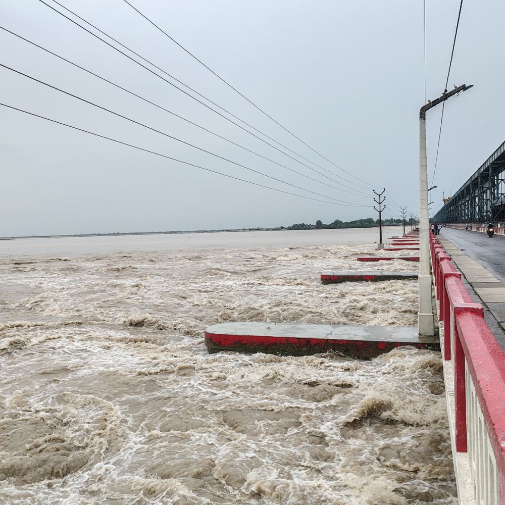 सुपौल में बढ़ा कोसी का जलस्तर:बराज से 3.16 लाख क्यूसेक पानी छोड़ा गया; 60 से ज्यादा गांवों में घुसा बाढ़ का पानी