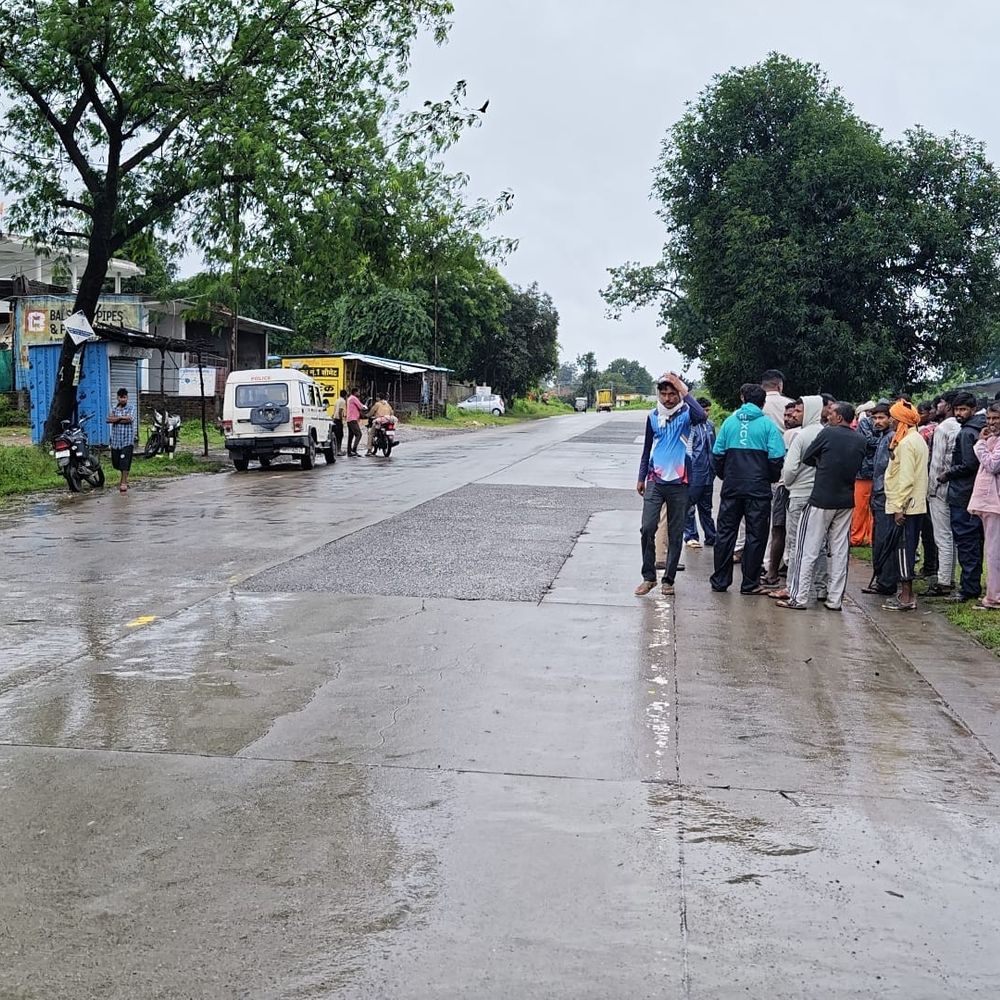 उमरिया में पड़ोसी के घर जा रहे युवक की मौत:  नेशनल हाईवे पर अज्ञात वाहन ने टक्कर मारी; कटनी ले जाते समय दम तोड़ा – Umaria News