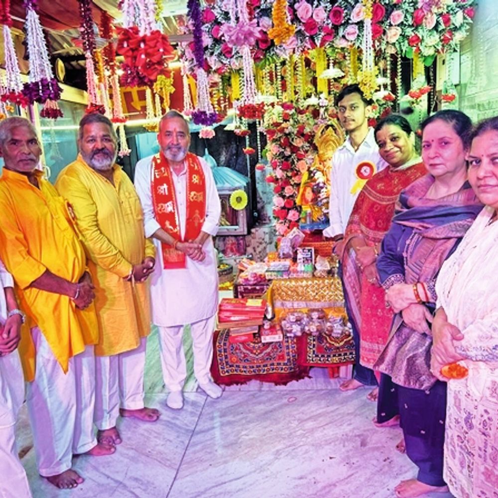 प्राचीन शिव मंदिर में भक्तों ने किया प्रभु का विसर्जन