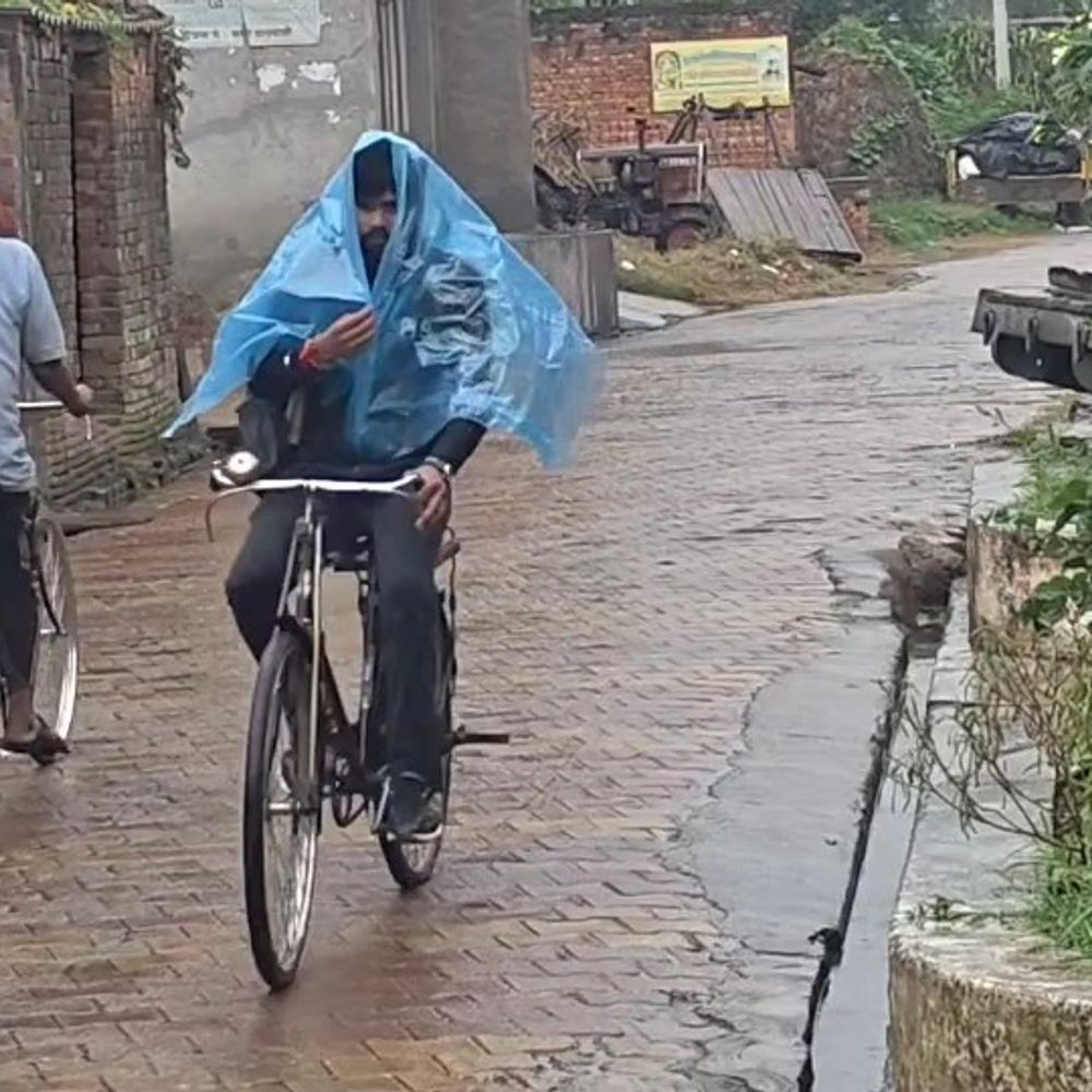 भारी बारिश के अलर्ट के बीच आज सभी स्कूल-कॉलेज बंद:मुजफ्फरनगर डीएम के निर्देश पर BSA ने जारी किया आदेश, परीक्षाएं भी स्थगित