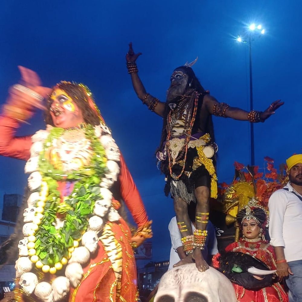 धर्मशाला मोड़ से निकली भव्य शोभायात्रा, आकर्षक झांकियों के साथ हजारों श्रद्धालु हुए शामिल