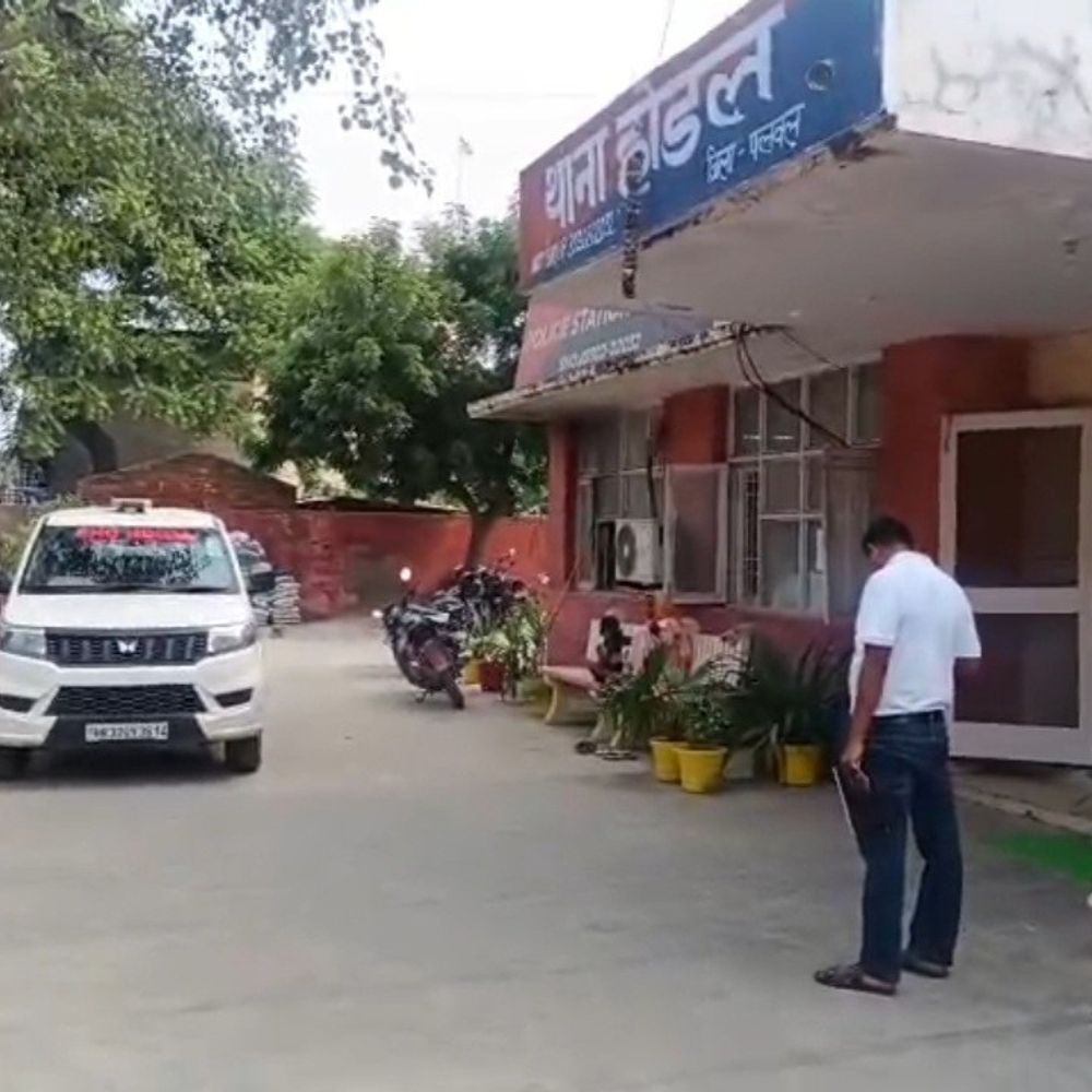 पलवल में ट्रैक्टर-ट्राली की टक्कर से दिव्यांग बुजुर्ग की मौत:ई-रिक्शा लेकर काम से होडल बाजार गया, घर लौटते समय हुआ हादसा