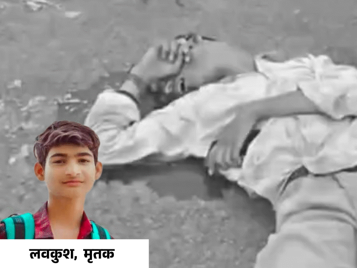 ग्वालियर में ट्रक ने बाइक को मारी टक्कर:दोनों छात्र उछलकर हाईवे पर गिरे; इकलौते बेटे के सिर से गुजरा पहिया, मौत, एक गंभीर