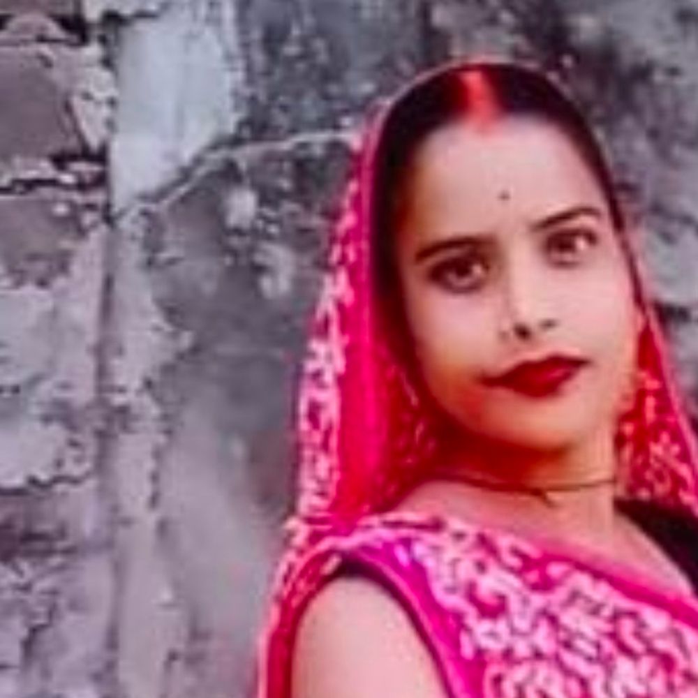 रात में पति से बात, सुबह फंदे पर मिला शव:सीधी में घर में महिला ने लगाई फांसी; बेटियों ने दरवाजा खोला, तब पता चला