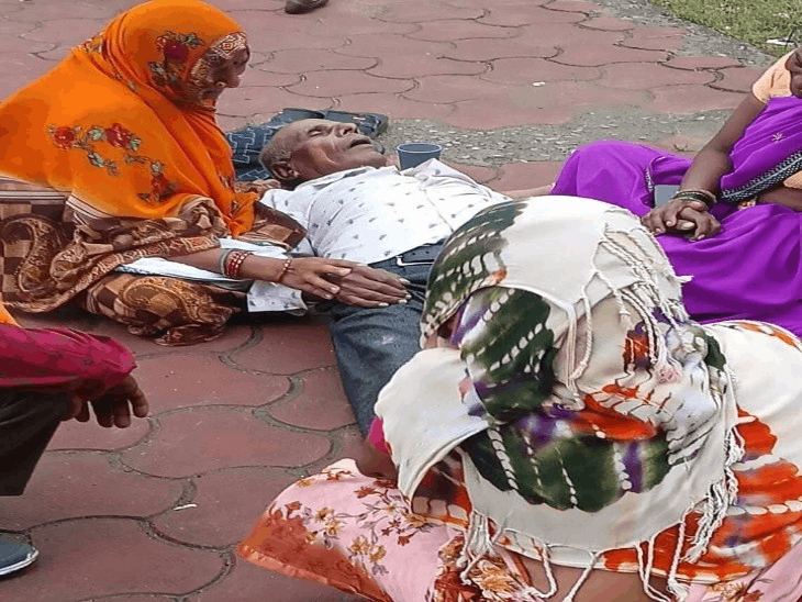 गणेश विसर्जन के दौरान विवाद, बुजुर्ग की पीट-पीटकर हत्या:थाने में शिकायत करने जा रहे थे, रास्ते में की मारपीट; 4 आरोपी पकड़े गए