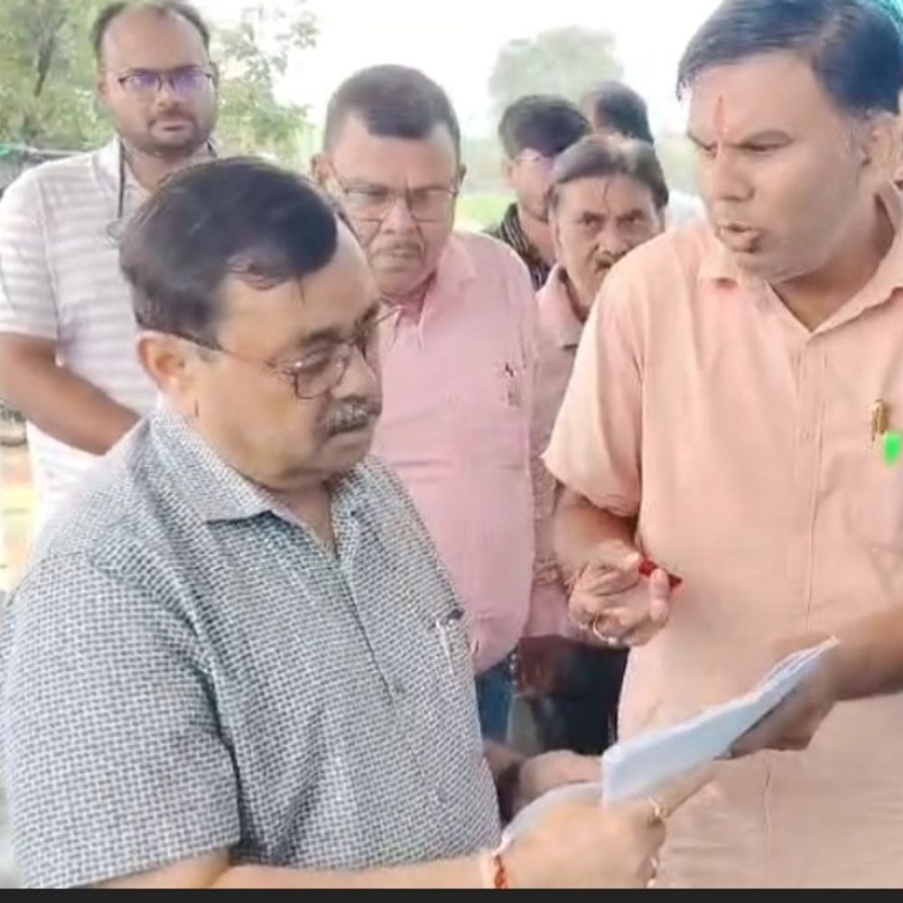 पूर्व कर्मचारी ने BMO पर लगाया फर्जी भुगतान का आरोपी:कमिश्नर को सौंपा शिकायती पत्र; बीएमओ ने आरोपों को बताया निराधार